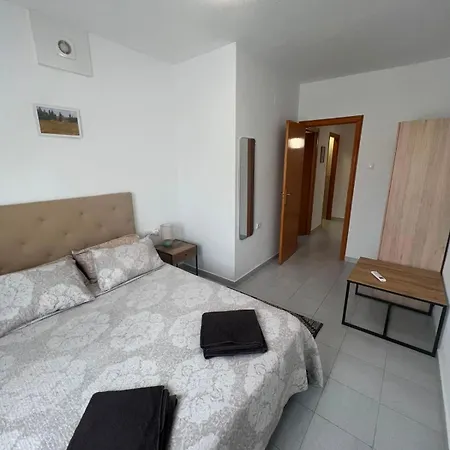 Апартаменти Piso Eneas