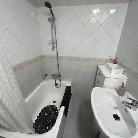 Piso Eneas Апартаменти *